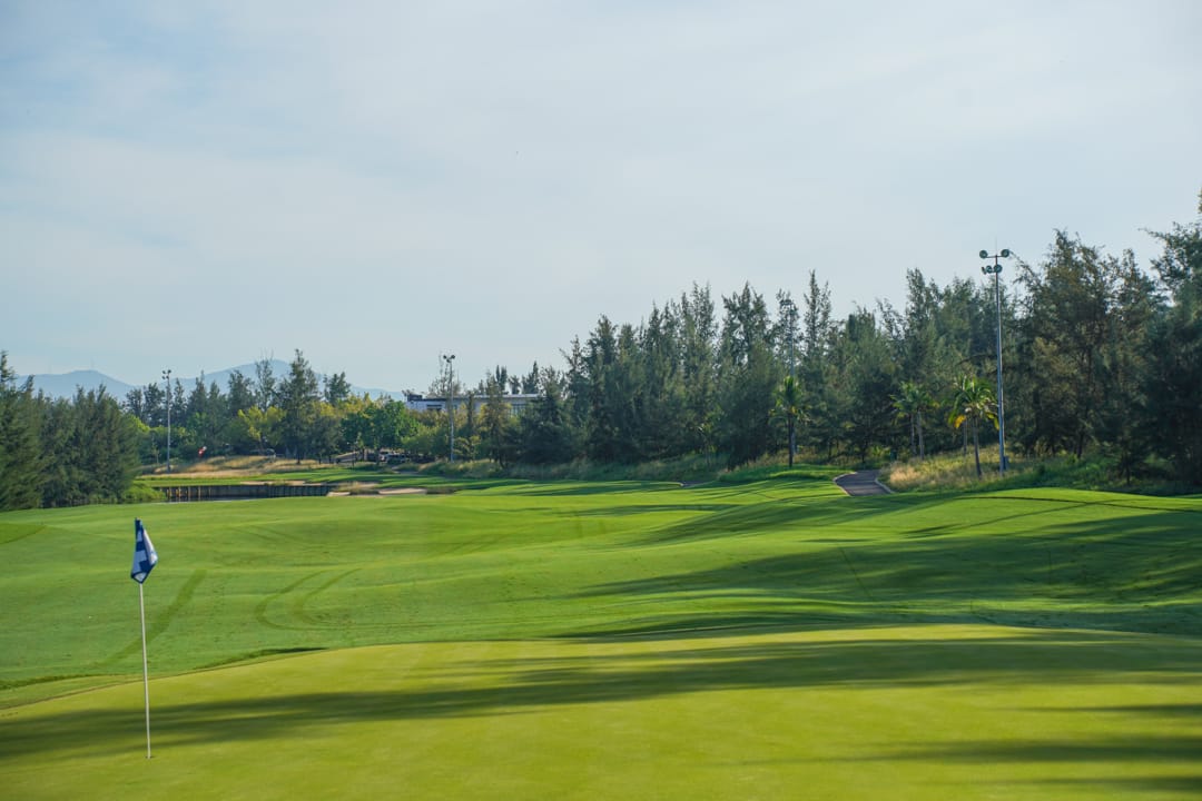 Sân Golf Tuyệt Đẹp Tại Đà Nẵng Với Khung Cảnh Thiên Nhiên Lý Tưởng