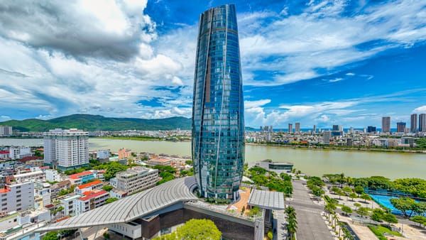 Tòa Nhà Trung Tâm Hành Chính Đà Nẵng – Biểu Tượng Kiến Trúc Hiện Đại Bên Sông Hàn
